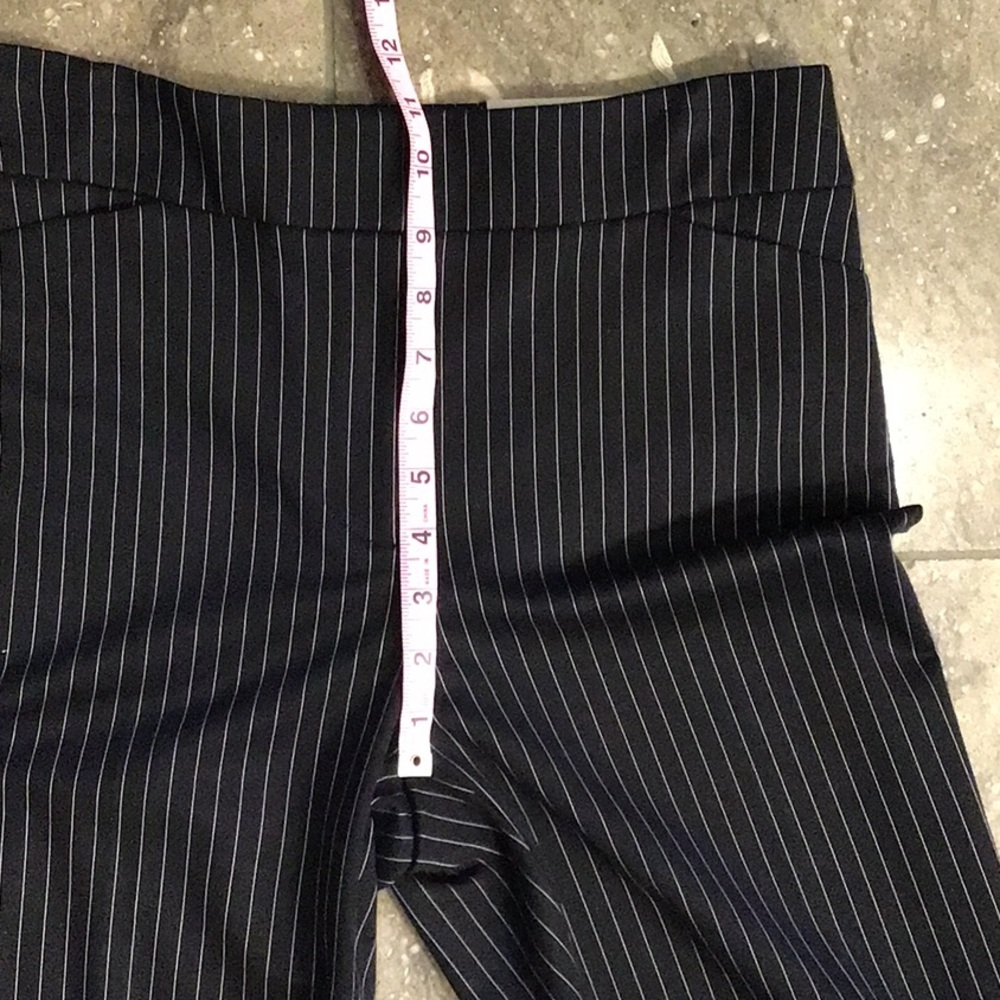 Chico’s Seamless Ponte Pinstripe Tapered Ankle Pant Black/Gray, 8, NWT - Picture 9 of 16